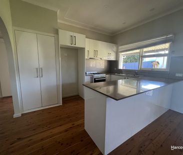 Stunning Family Home - Photo 4