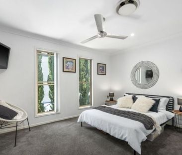 Luxurious Waterfront Duplex With Spa, Sauna & Private Ramp - Photo 3