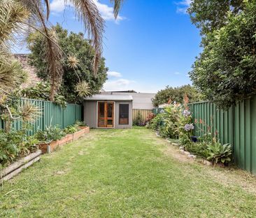 Gorgeous Family Home - Photo 6