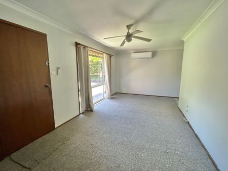 3 Bedroom Home - Rent includes water usage - Photo 2
