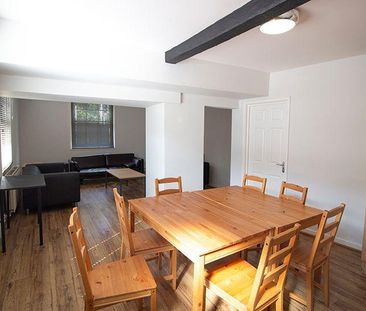 7 bedroom townhouse to rent - Photo 6
