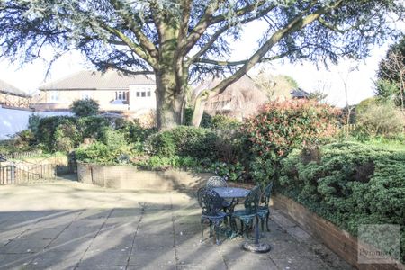 George House, George Hill - Photo 4