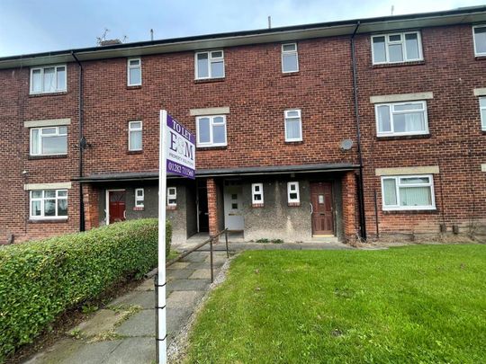 2 bed flat to rent in Anglesey Avenue, Burnley, BB12 - Photo 1