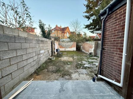 Adelaide Road, Southall, UB2 5PX - Photo 5