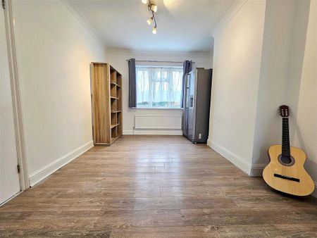 3 bedroom semi-detached house to rent - Photo 3