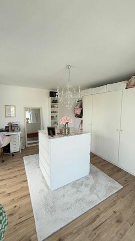 Appartement mansardé de 4,5 pièces avec une belle terrasse avec vue ! - Foto 3