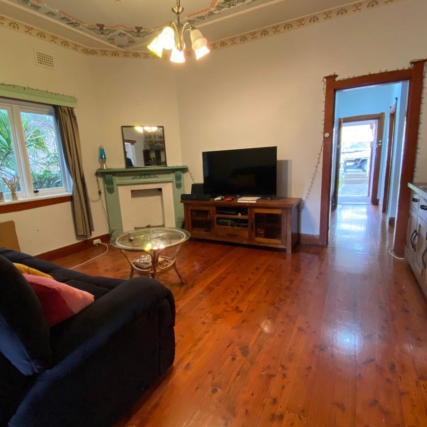 3 BEDROOM HOUSE - Federation Charm - Photo 1