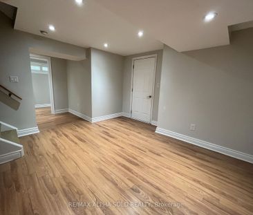 Detached Home For Lease | N8124632 - Photo 4