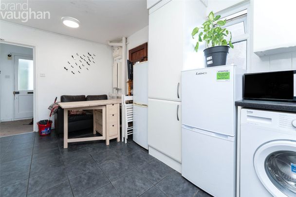 5 bedroom semi-detached house to rent - Photo 1