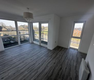 2 bedroom flat to rent - Photo 2