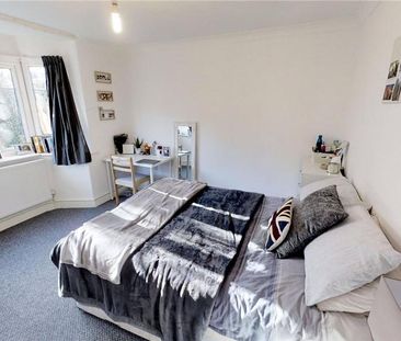 4 bedroom semi-detached house to rent - Photo 5