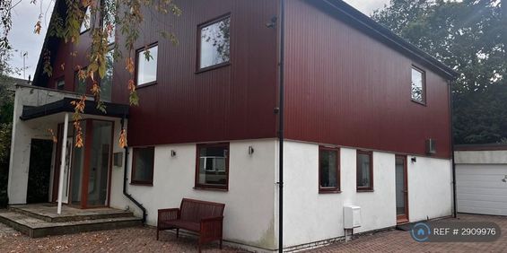 6 bedroom detached house to rent - Photo 3