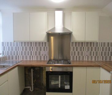 3 bedroom terraced house to rent - Photo 3