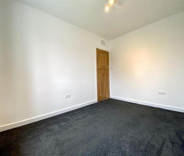 2 bedroom end of terrace house to rent - Photo 5