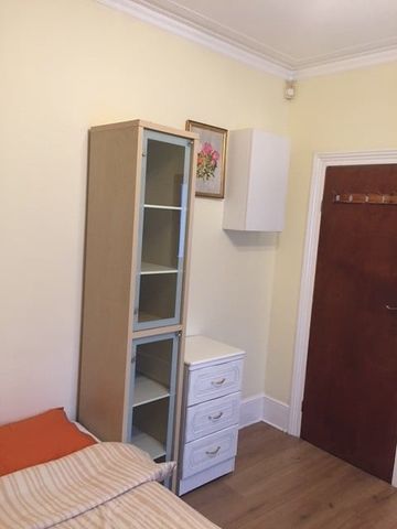 4 Bed End Terrace, Odessa Road, E7 - Photo 5