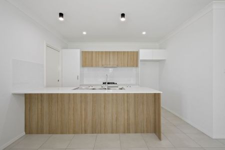 As new Family home - Photo 2