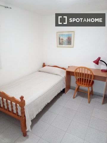 madrid, Community of Madrid 28037 - Photo 2