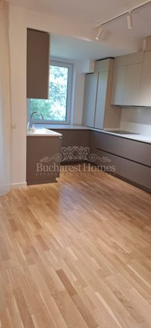 Spacious, Bright and Ideally Located, Three Bedrooms, Baneasa - Photo 2