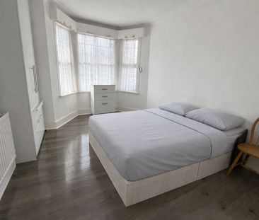 Room in a Shared House, Grosvenor Road, IG1 - Photo 1