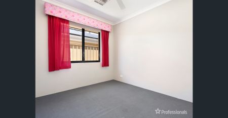 DONT MISS OUT - Stone throw from the Train-Station - Photo 4