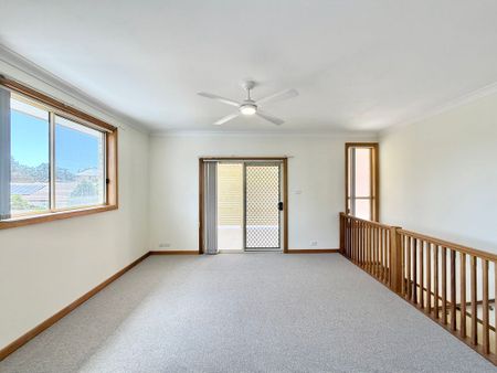 208 Parkway Avenue, Hamilton South - Photo 2