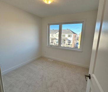For Lease - 70 ARINTO Place, Kanata, Ontario - Photo 5