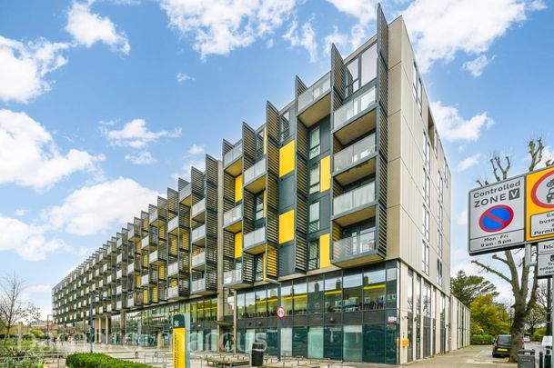 Bloemfontein Road, Shepherds Bush, LONDON - Photo 1