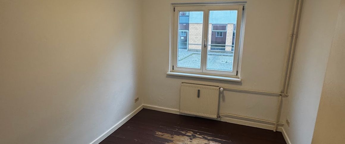 Kleines Zimmer innerhalb einer 3er-WG // EG li., Zimmer 3320 - Foto 1