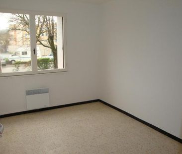 Location Appartement 3 pièces 55m² DRAGUIGNAN 83300 - Photo 3