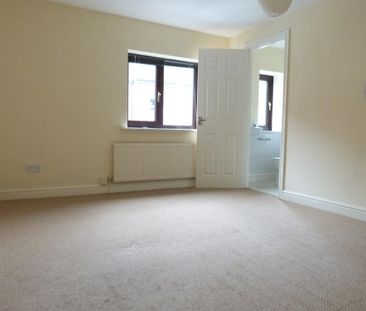 3 bedroom semi-detached house to rent - Photo 6