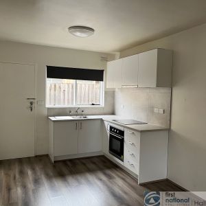 Central Dandenong Apartment - Photo 2