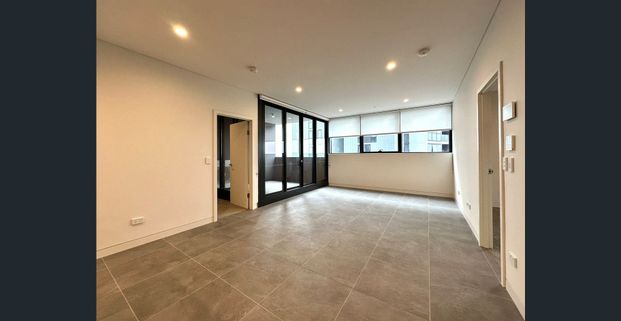 Two-bedroom Apartment with one study closed to homebush station!!! - Photo 1