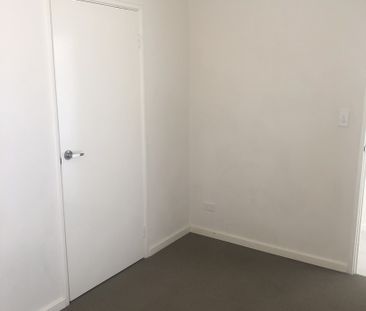 289 Pebble Beach Boulevard, Meadow Springs WA 6210 - House For Rent... - Photo 6