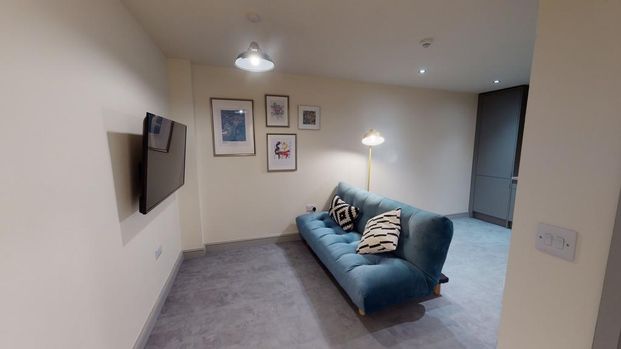 5 bedroom flat to rent - Photo 1
