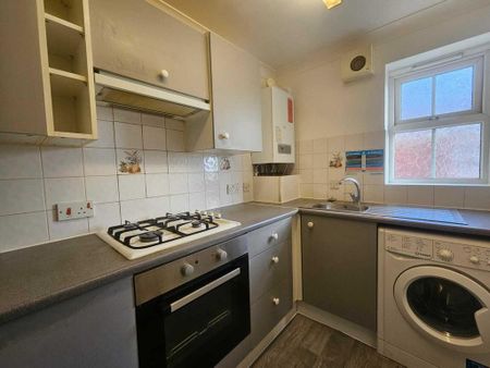 2 bedroom flat to rent - Photo 4