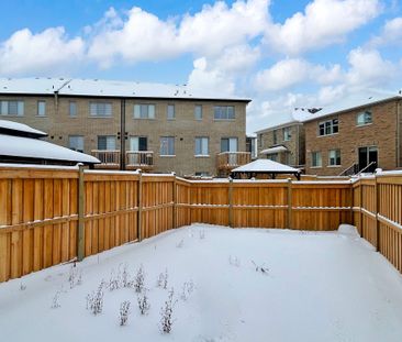 For Lease - 69 Seedling Crescent, Whitchurch-Stouffville, Ontario - Photo 2