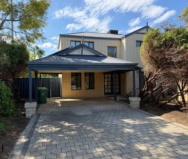 Spacious Double-Storey Family Home with Solar System & Ample Parking - Photo 4