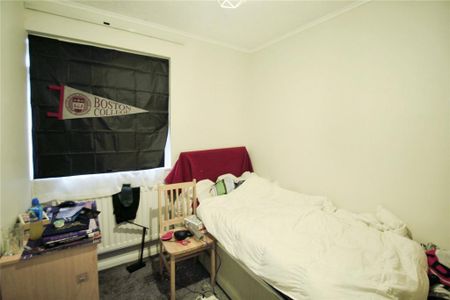 4 bedroom semi-detached house to rent - Photo 5