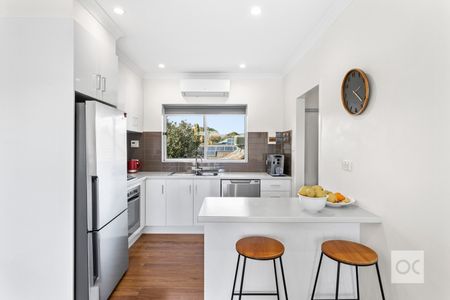 Open the Door to Stylish, Easy Living - Photo 5