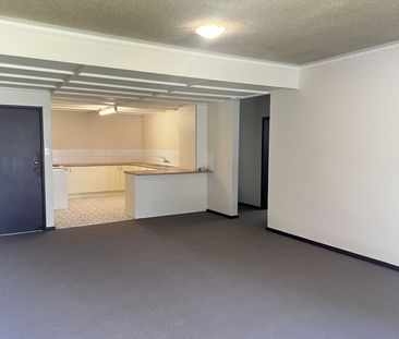 2/1 Burra St, 4217, Chevron Island Qld - Photo 2