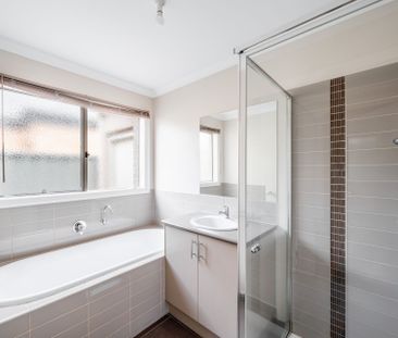 Location Location! - Photo 2