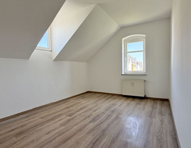 2 Raum • alles NEU • moderner Grundriss • Dachgeschoss • ruhige Lage • Stellplätze • mal anschauen ? - Foto 1