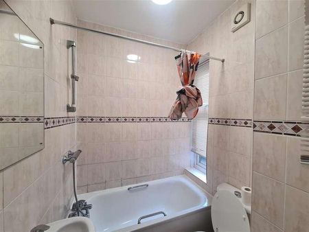 Brixton Hill Court, Brixton, SW2 - Photo 4