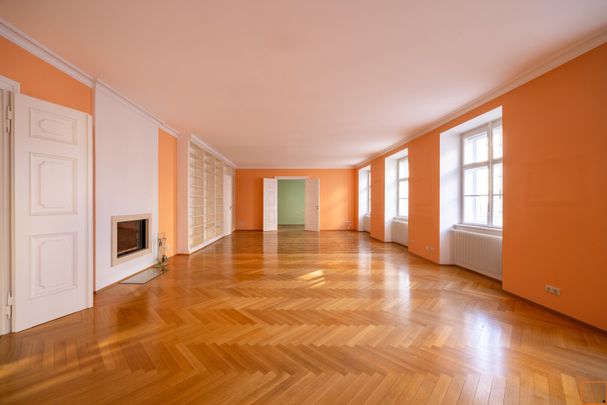 VIENNESE CLASSIC IN GÖTTWEIGERHOF: superb period apartment with 70 m² salon - Photo 1