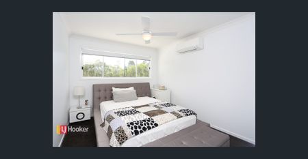 MAGNIFICENT FAMILY HOME WITH LUXURY FINISHES & RESORT-STYLE POOL - Photo 2