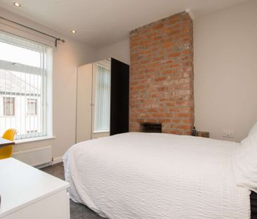 Unbeatable location - perfect for all Universities! - Photo 6