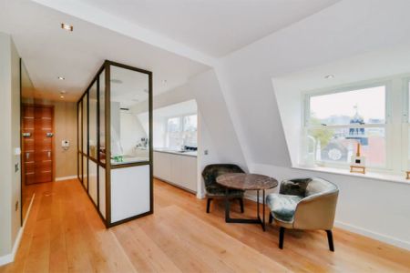 4 Bedroom 3 Bathroom - Photo 2