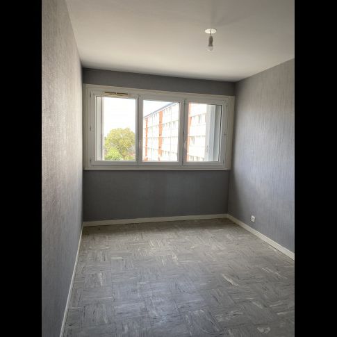 Location Appartement 3 pièces 61 m² Issoudun - Photo 1