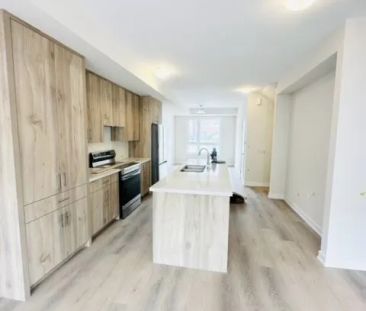 Condo Townhouse For Lease | W9244379 - Photo 5