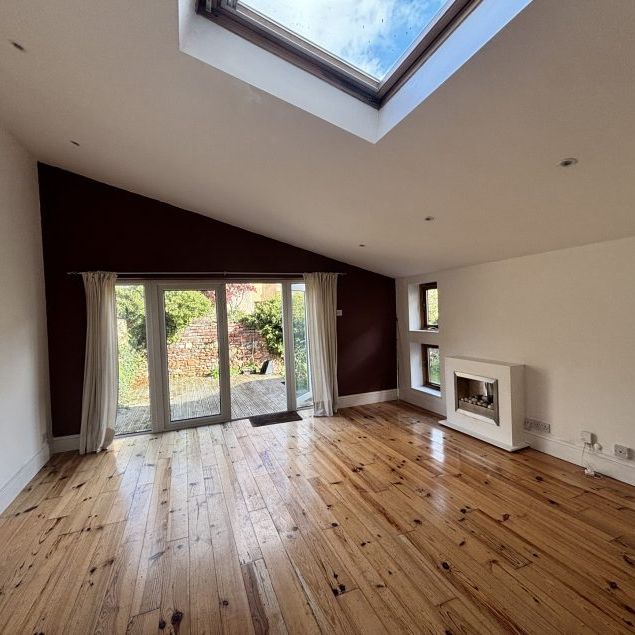 2 Bed Flat - Photo 1